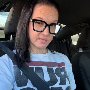 Meet your Posher, Teresa